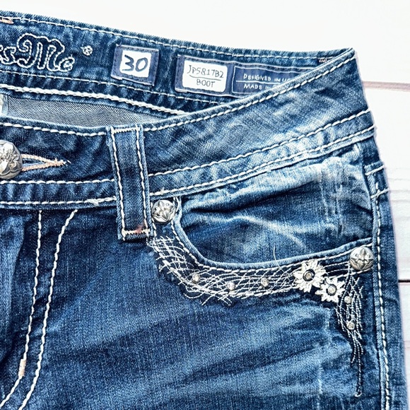 Miss me Women's Blue Jeans with Embellished Pockets size 30 - Picture 6 of 6